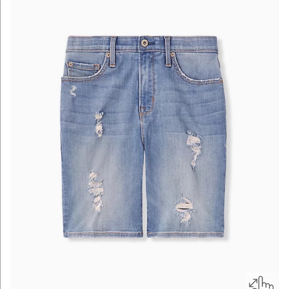 TORRID Size 20 SKY HIGH SKINNY BERMUDA SHORT - PREMIUM STRETCH MEDIUM WASH